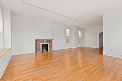 1212 W Hubbard St, Chicago, IL 60642 - photo 4