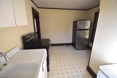 662 Spruce St, Morgantown, WV 26505 - photo 4