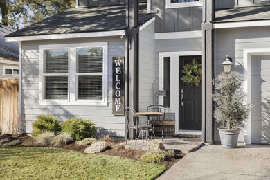 553 N Freemont St, Sisters, OR 97759 - photo 2