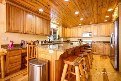 Kitchen w/ Large Center Island