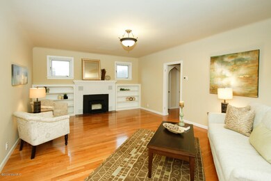 9841 PQ Ave-104