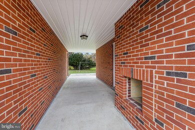 555 Salem Church Rd, Newark, DE 19702 - photo 4