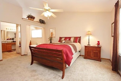 Vaulted Master Bedroom w/ Plant Ledge