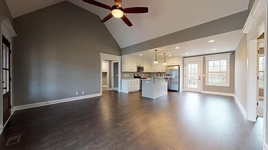 215 Philippi Rd, Wartrace, TN 37183 - photo 3