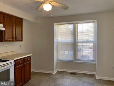 23 Spirit Ln, Owings Mills, MD 21117 - photo 3