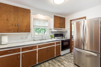 T 2676 Tudor Rd00024