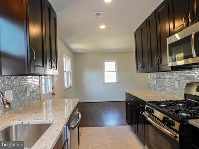 516 Cedarleaf Ave, Capitol Heights, MD 20743 - photo 4