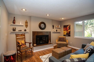 1532 NW Iowa Ave, Bend, OR 97701 - photo 6