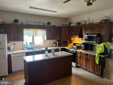 130 Lumber St, Littlestown, PA 17340 - photo 6