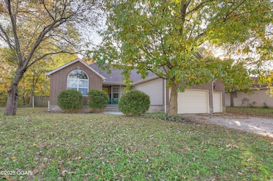 1068 Alexsandra Cir, Oronogo, MO 64855 - photo 2