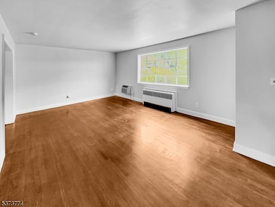 5B Troy Dr unit 1, Springfield, NJ 07081 - photo 3