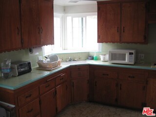 11000 Mansel Ave, Inglewood, CA 90304 - photo 7