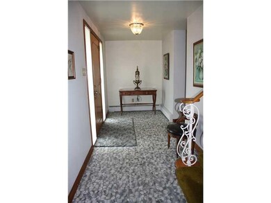 Entry/Foyer.