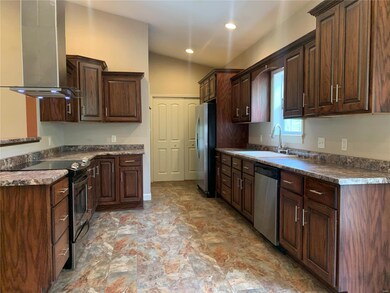 2832 Carrie Ann Cir, Poplar Bluff, MO 63901 - photo 3