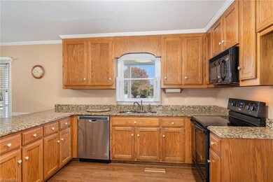 885 Rockcliff Terrace, Asheboro, NC 27205 - photo 6