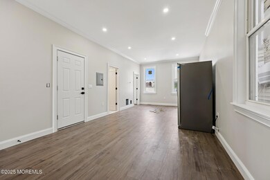 5-web-or-mls-Summit Ave-S0407-005