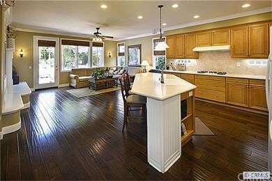 Open Kitchen & Great Room with Center Island Large