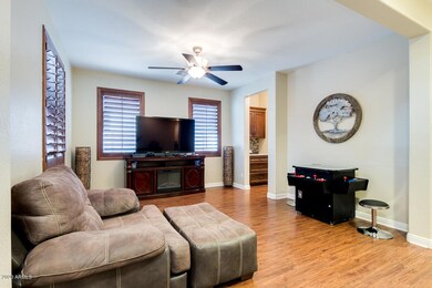 Family room w/fan and shutters