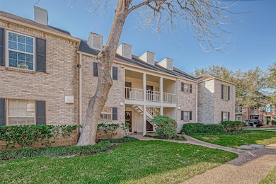 12984 Trail Hollow Dr unit 2984, Houston, TX 77079 - photo 2