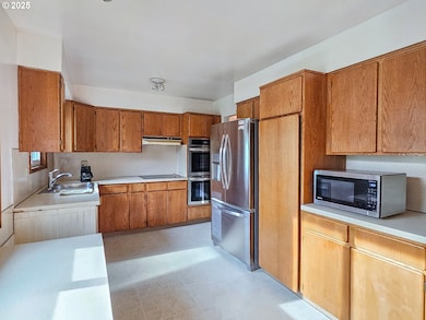 7750 N Decatur St, Portland, OR 97203 - photo 6