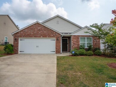 2042 Kerry Cir, Calera, AL 35040 - photo 2