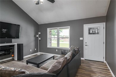 7133 High St, Floyds Knobs, IN 47119 - photo 4