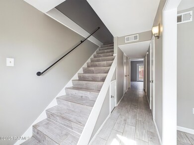 6 - Stairway Leading to Bedrooms (1)