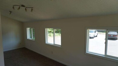 52 Emily St, Springfield, MA 01109 - photo 7