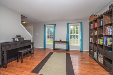 Living Room or your choice of uses!