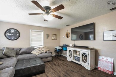 1539 Malcolm Ln, Wichita Falls, TX 76302 - photo 4