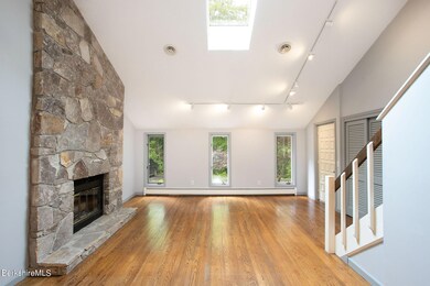 5 Wexford Ct unit 29, Lenox, MA 01240 - photo 3