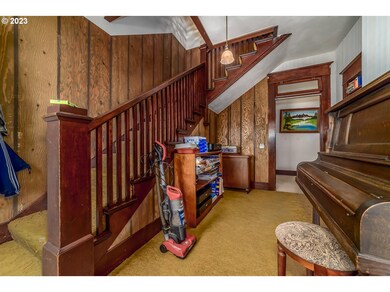 590 W D St, Creswell, OR 97426 - photo 6