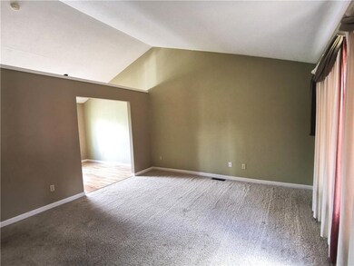 3425 Marilyn St, Columbus, IN 47203 - photo 6