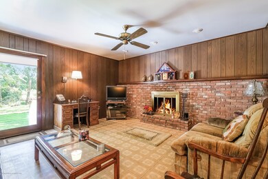 006-photo-living-room-8575903