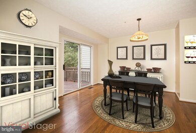 8620 Pine Meadows Dr, Odenton, MD 21113 - photo 4