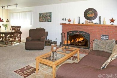 Comfort and open living with your dining room adjo