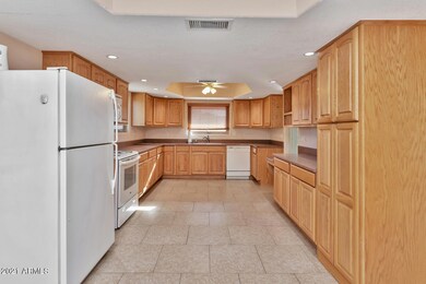 33803 N 12th St-large-013-030-33803 N 12