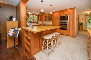 8 Colony Brook Ln, Derry, NH 03038 - photo 2