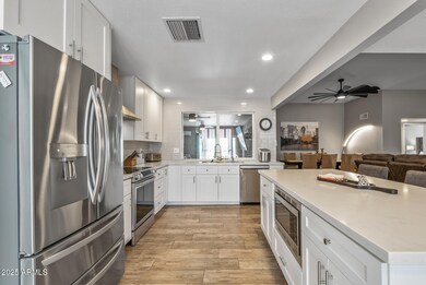 20_8726_E_Devnonshire20_mls
