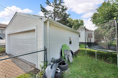 1016 H Ave NW, Cedar Rapids, IA 52405 - photo 5