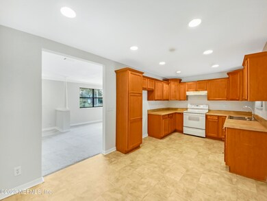 2085 Betsy Dr, Jacksonville, FL 32210 - photo 6