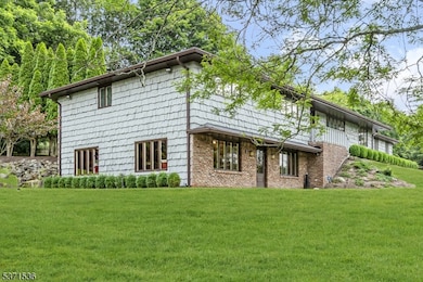 366 E Saddle River Rd, Upper Saddle River, NJ 07458 - photo 2