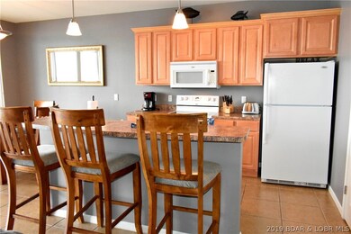 Light bright kitchen with breakfast bar