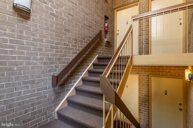 1637 Parkcrest Cir unit 300, Reston, VA 20190 - photo 7