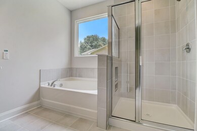 05 Hoeffler Master Bathroom
