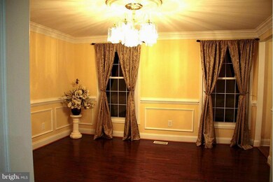 9923 Manet Rd, Burke, VA 22015 - photo 5