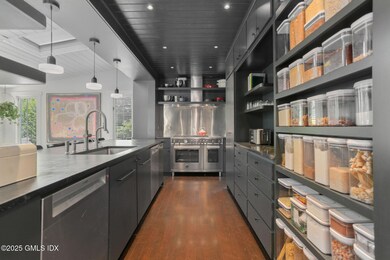 17-web-or-mls-75-loughlin-ave