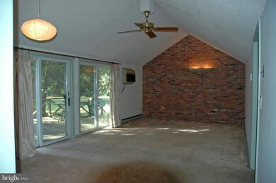 27469 Southside Island Creek Rd, Trappe, MD 21673 - photo 2