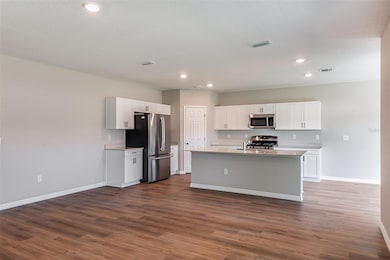 36912 Sagemoor Dr, Zephyrhills, FL 33541 - photo 4