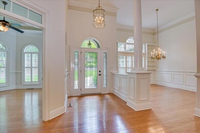 2 Foyer